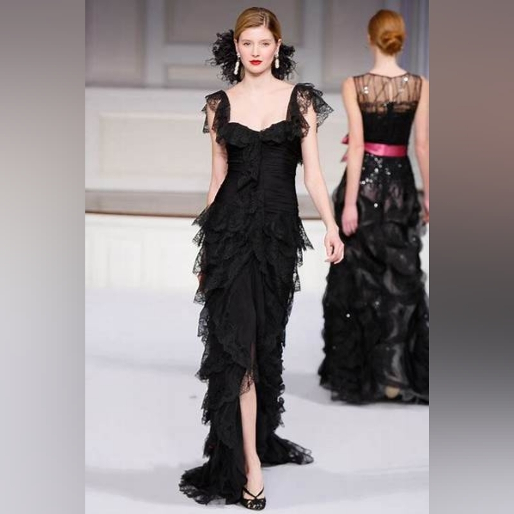 ◇$7,000 OSCAR DE LA RENTA BLACK SILK LACE SPANISH STYLE RUNWAY GOWN US S